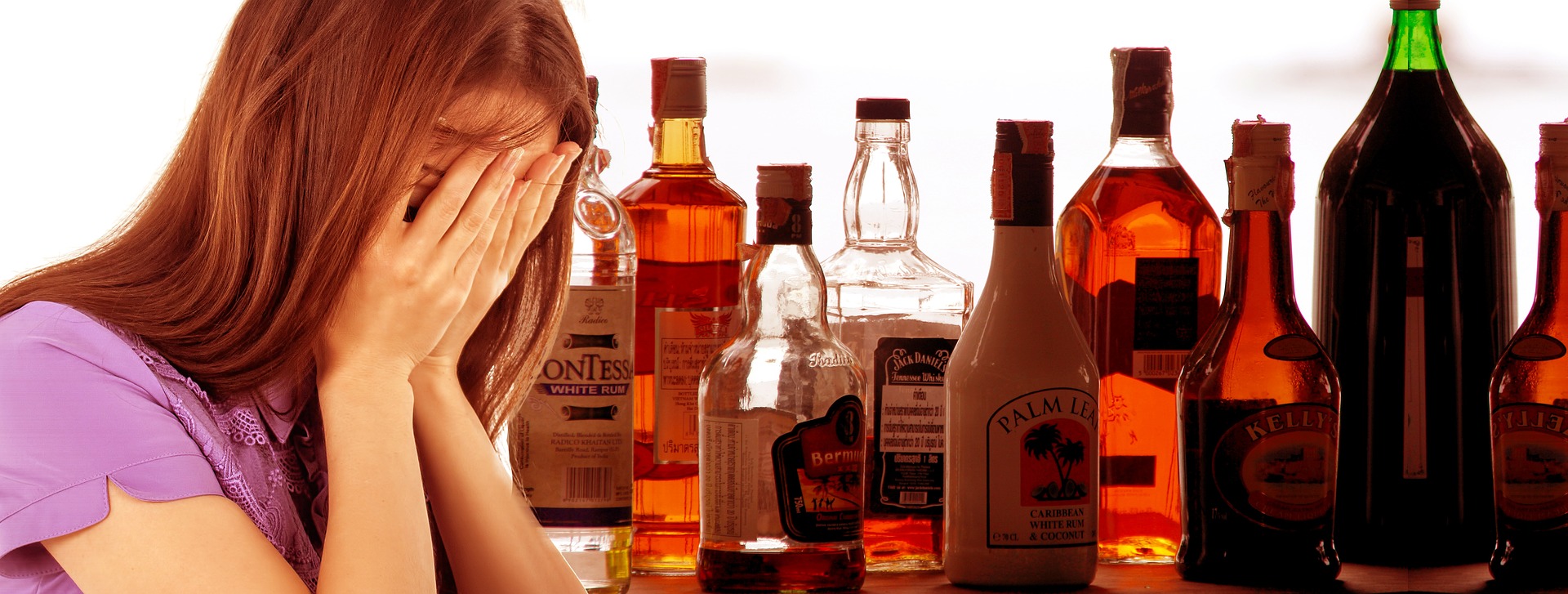 žena alkoholička nezvládá svou závislost